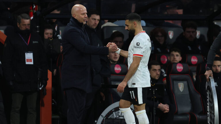 Bournemouth, England, 1st February 2025. Mohamed Salah of Liverpool shakes hands with Arne Slot, manager of Liverpool after he is substituted during the Premier League match at the Vitality Stadium, Bournemouth. Picture credit should read: Paul Terry / Sportimage EDITORIAL USE ONLY. No use with unauthorised audio, video, data, fixture lists, club/league logos or live services. Online in-match use limited to 120 images, no video emulation. No use in betting, games or single club/league/player publications. SPI_038_PT_Bournemouth_Liverpool SPI-3648-0038
2025.02.01 Bournemouth
pilka nozna liga angielska
AFC Bournemouth - Liverpool
Foto IMAGO/PressFocus

!!! POLAND ONLY !!!