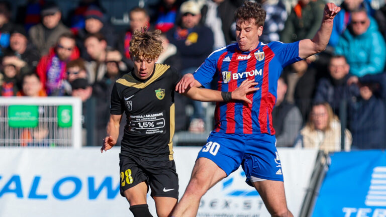 2025.03.16 Bytom
Pilka nozna Betclic 2 Liga Sezon 2024/2025
Polonia Bytom - GKS Jastrzebie
N/z Oskar Krzyzak Jaroslaw Czerwik
Foto Sebastian Sienkiewicz / PressFocus

2025.03.16 Bytom
Football - Polish Betclic 2 league Season 2024/2025
Polonia Bytom - GKS Jastrzebie
Oskar Krzyzak Jaroslaw Czerwik
Credit: Sebastian Sienkiewicz / PressFocus