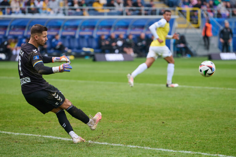 2025.03.30 Lublin pilka nozna PKO Ekstraklasa sezon 2024/2025 
Motor Lublin - Stal Mielec
N/z Kacper Rosa 
Foto Ireneusz Wnuk / PressFocus
2025.03.30 Lublin Football - Polish PKO Ekstraklasa season 2024/2025 
Motor Lublin - Stal Mielec
Kacper Rosa
Credit: Ireneusz Wnuk / PressFocus