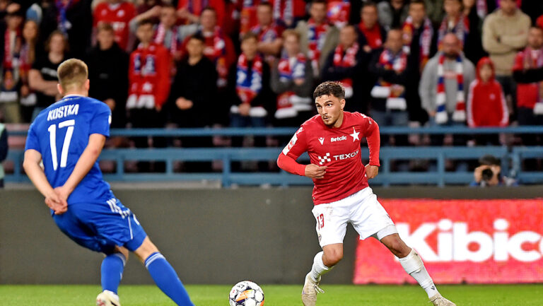 2025.05.29 Krakow
Pilka nozna , Betclic I liga , sezon 2024/25 , baraze o Ekstraklase , polfinal
Wisla Krakow - Miedz Legnica
N/z Michael Kostka, Tamas Kiss
Foto Krzysztof Porebski / PressFocus

2025.05.29 Krakow
Football , Polish league, second level , 2024/2025 season , promotion play off , semi final
Wisla Krakow - Miedz Legnica
Michael Kostka, Tamas Kiss
Credit: Krzysztof Porebski / PressFocus