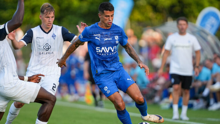 Fussball: Internationales Testspiel, Al Hilal SFC - SV Waldhof Mannheim am 14.08.2025 in Balingen Bizerba Arena, Deutschland, Saison 2025 2026: Im Fokus Joao Cancelo 20, HIL. Balingen Bizerba Arena Deutschland *** Football International Test Match, Al Hilal SFC SV Waldhof Mannheim on 14 08 2025 in Balingen Bizerba Arena , Germany, Season 2025 2026 In Focus Joao Cancelo 20, HIL Balingen Bizerba Arena Germany Copyright: xChristophxKinzingerx
2025.08.14 Balingen
pilka nozna sparing mecz towarzyski
Al Hilal SFC - Waldhof Mannheim
Foto IMAGO/PressFocus

!!! POLAND ONLY !!!