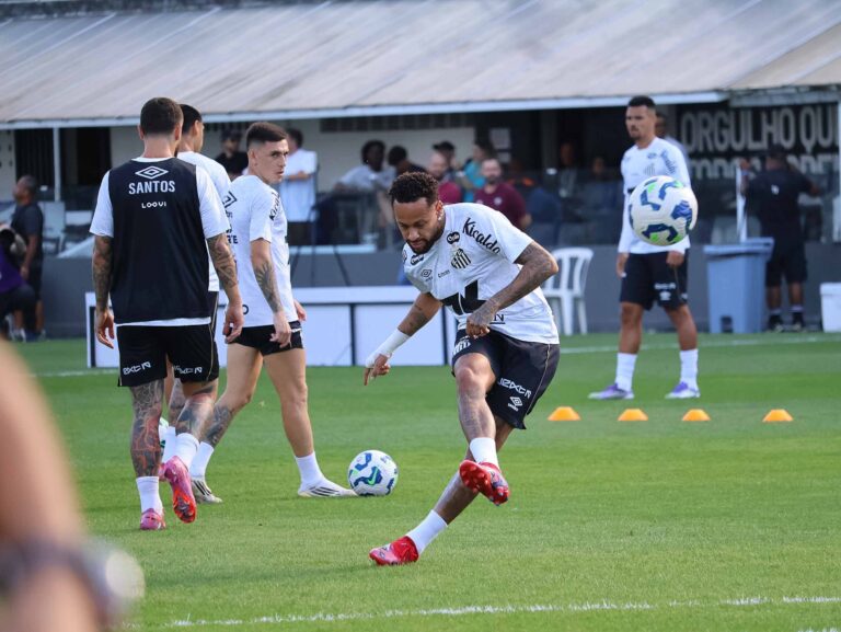 Santos FC x Fluminense - Campeonato Brasileiro SANTOS SP, 08/31/2025 - Football / Brazilian 2025 - Neymar in the match between SANTOS x FLUMINENSE, Valid for the TWENTY-SECOND round of the Brazilian Championship 2025, held at VILA BELMIRO, in Santos this Sunday 31. IMAGO / Joao Jardim Sao Paulo Brasil Copyright: xJoaoxJardimx
2024.04.01 Santos
pilka nozna , liga brazylijska
Santos FC - Fluminense
Foto IMAGO/PressFocus

!!! POLAND ONLY !!!