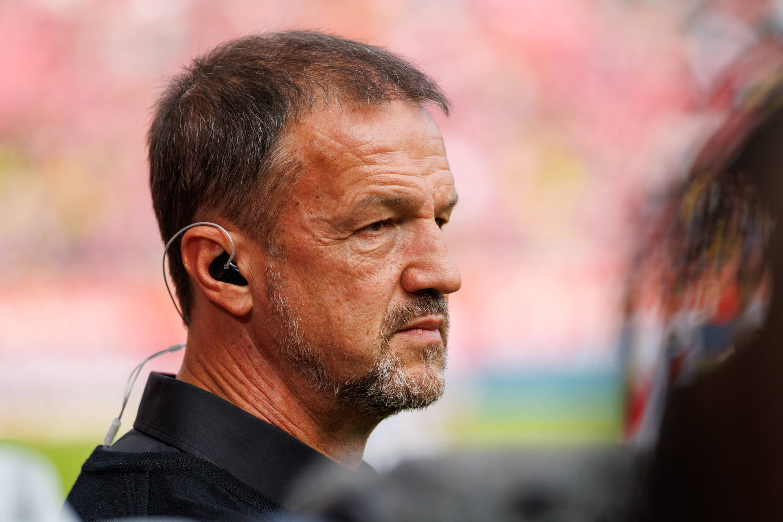 1. Fussball Bundesliga: 1. FSV Mainz 05 - Borussia Dortmund, 27.09.2025 Fredi Bobic ehemaliger Fussballprofi, TV-Experte Spiel vom 5. Spieltag der Fussball Bundesliga zwischen 1. FSV Mainz 05 und Borussia Dortmund in der MEWA Arena am 27.09.2025 DFL/DFB regulations prohibit any use of photographs as image sequences and/or quasi-video. *** 1 Soccer Bundesliga 1 FSV Mainz 05 Borussia Dortmund, 27 09 2025 Fredi Bobic former professional soccer player, TV expert Match from matchday 5 of the Soccer Bundesliga between 1 FSV Mainz 05 and Borussia Dortmund in the MEWA Arena on 27 09 2025 DFL DFB regulations prohibit any use of photographs as image sequences and or quasi video Copyright: xBEAUTIFULxSPORTS/Hahnex
2025.09.27 Moguncja
pilka nozna , liga niemiecka
FSV Mainz 05 - Borussia Dortmund
Foto IMAGO/PressFocus

!!! POLAND ONLY !!!