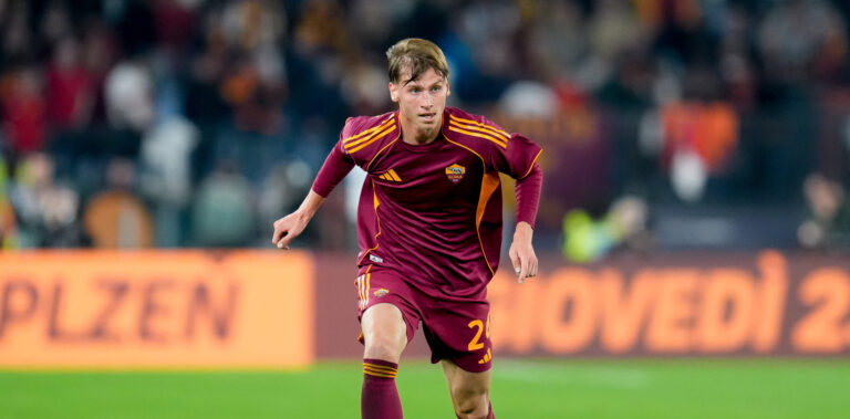 AS Roma v FC Internazionale - Serie A Enilive Jan Ziolkowski of AS Roma in action during the Serie A Enilive match between AS Roma and FC Internazionale at Stadio Olimpico on October 18, 2025 in Rome, Italy. Rome Stadio Olimpico Lazio Italy Copyright: xGiuseppexMaffiax 251018_SerieA_Roma-Inter_0981
2025.10.18 Rzym
pilka nozna , liga wloska
AS Roma - Inter Mediolan
Foto IMAGO/PressFocus

!!! POLAND ONLY !!!