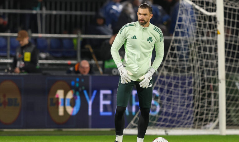 2025-10-23 Feyenoord v Panathinaikos - UEFA Europa League, League phase, MD3 ROTTERDAM, NETHERLANDS - OCTOBER 23: Warming up of Goalkeeper Bartlomiej Dragowski of Panathinaikos during the UEFA Europa League, League phase, MD3 match between Feyenoord and Panathinaikos at Stadion Feijenoord on October 23, 2025 in Rotterdam, Netherlands. Rotterdam Stadion Feijenoord Netherlands Content not available for redistribution in The Netherlands directly or indirectly through any third parties. Copyright: xHansxvanxderxValkx
2025.10.23 Rotterdam
pilka nozna , Liga Europy
Feyenoord Rotterdam - Panathinaikos Ateny
Foto IMAGO/PressFocus

!!! POLAND ONLY !!!