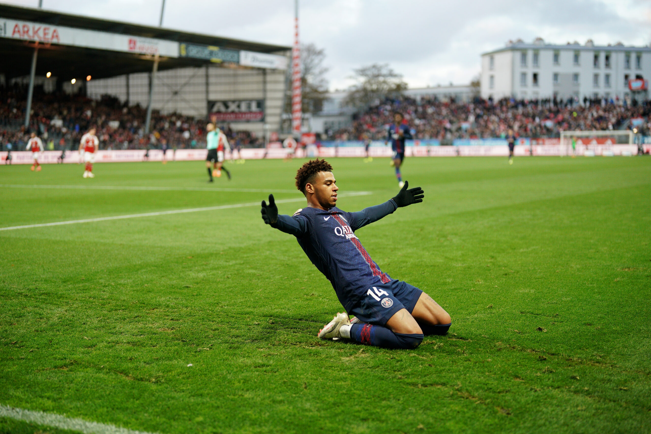 14 Desire DOUE (psg) - 10 Ousmane DEMBELE (psg) during the Ligue 1 McDonald&#039;s match between Brest and Paris at Stade Francis Le Ble on October 25, 2025 in Brest, France. (Photo by Dave Winter/FEP/Icon Sport/Sipa USA)
2025.10.25 Brest
pilka nozna liga francuska
Stade Brestois 29 - Paris Saint-Germain
Foto Icon Sport/SIPA USA/PressFocus

!!! POLAND ONLY !!!