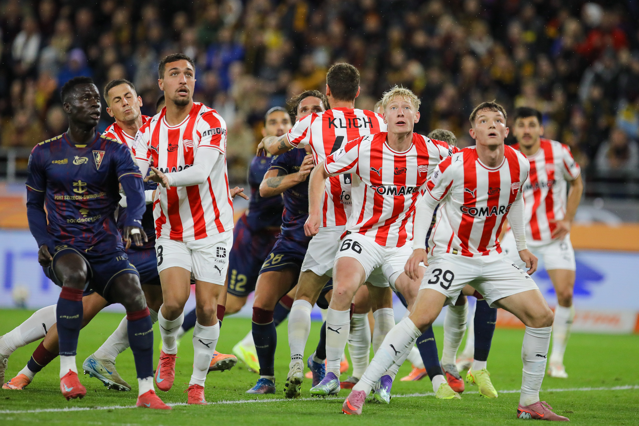 2025.10.25 Szczecin
pilka nozna PKO Ekstraklasa sezon 2025/2026
Pogon Szczecin - Cracovia Krakow 
N/z Mauro Perkovic Oskar Wojcik
Foto Kasia Dzierzynska / PressFocus

2025.10.25 Szczecin
Football - Polish PKO Ekstraklasa season 2025/2026
Pogon Szczecin - Cracovia Krakow 
Mauro Perkovic Oskar Wojcik
Credit: Kasia Dzierzynska / PressFocus