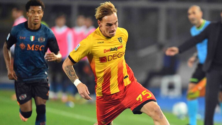 Lecce's Defensive midfielder Balthazar Pierret (75 US Lecce) in action during the Serie A Enilive soccer matchday 9 between US Lecce and SSC Napoli at the Via del Mare Stadium in Lecce, Italy, Tuesday, October 28, 2025. (Credit Image: © Giovanni Evangelista/LaPresse) (Photo by Giovanni Evangelista/LaPresse/Sipa USA)
2025.10.28 Lecce
pilka nozna liga wloska
US Lecce - SSC Napoli
Foto LaPresse/SIPA USA/PressFocus

!!! POLAND ONLY !!!