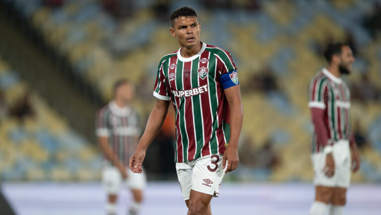 RJ - RIO DE JANEIRO - 10/29/2025 - BRAZILIAN CHAMPIONSHIP A 2025, FLUMINENSE x CEARA - Thiago Silva, Fluminense player, during a match against Ceara at the Maracana stadium for the Brazilian Championship A 2025. Photo: Jorge Rodrigues/AGIF (Photo by Jorge Rodrigues/AGIF/Sipa USA)
2025.10.30 Rio de Janeiro
pilka nozna liga brazylijska
Fluminense FC - Ceara
Foto Agif/SIPA USA/PressFocus

!!! POLAND ONLY !!!