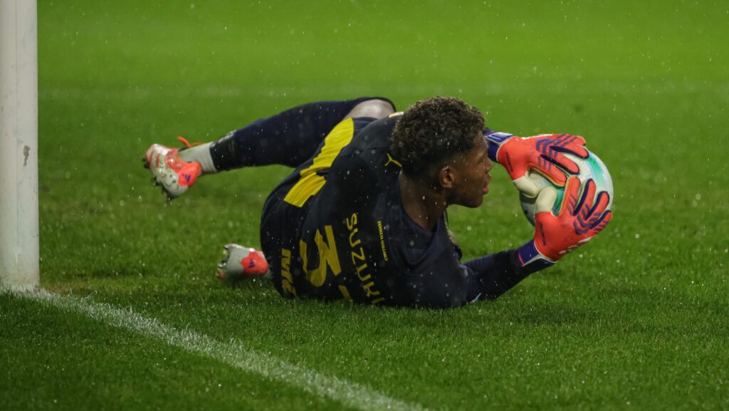 Parma&#039;s Zion Suzuki .azi  during  Parma Calcio vs Bologna FC, Italian soccer Serie A match in Parma, Italy, November 02 2025 (Photo by Lorenzo Cattani/IPA Sport / ipa-agency.net/IPA/Sipa USA)
2025.11.02 Parma
pilka nozna liga wloska
Parma Calcio - Bologna FC
Foto IPA/SIPA USA/PressFocus

!!! POLAND ONLY !!!