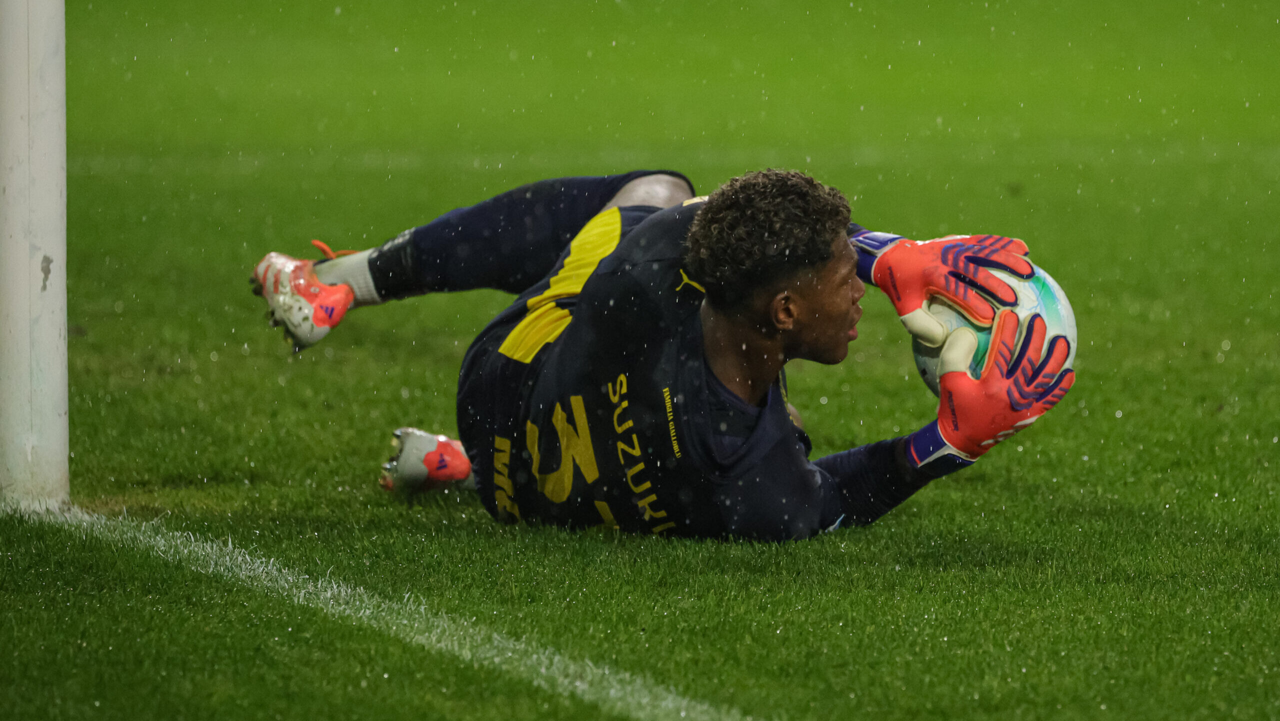 Parma&#039;s Zion Suzuki .azi  during  Parma Calcio vs Bologna FC, Italian soccer Serie A match in Parma, Italy, November 02 2025 (Photo by Lorenzo Cattani/IPA Sport / ipa-agency.net/IPA/Sipa USA)
2025.11.02 Parma
pilka nozna liga wloska
Parma Calcio - Bologna FC
Foto IPA/SIPA USA/PressFocus

!!! POLAND ONLY !!!