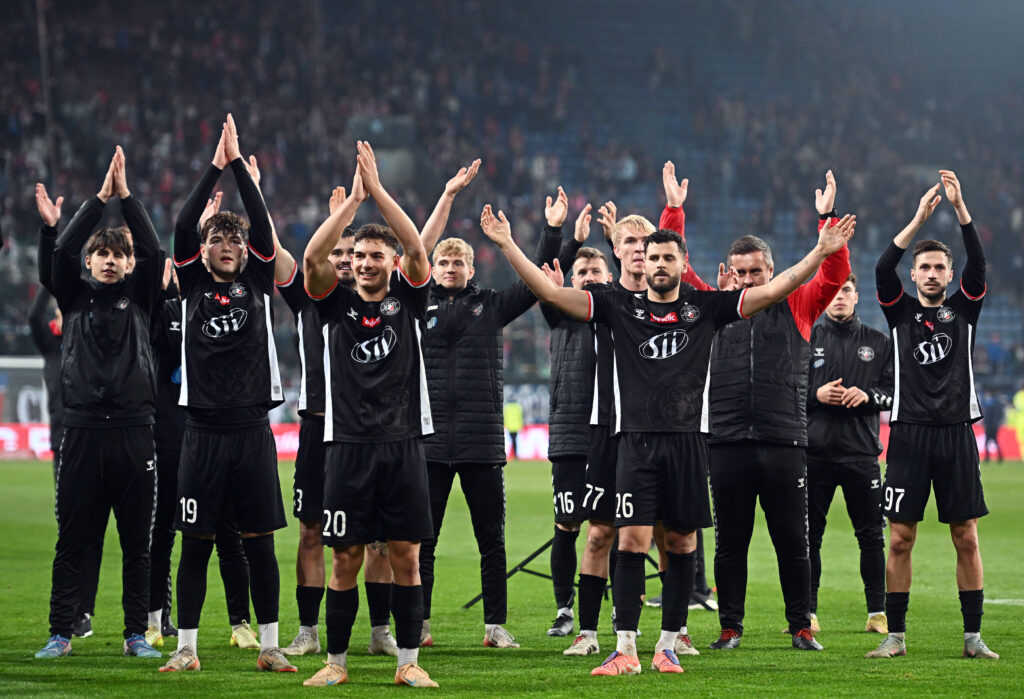 2025.11.08 Krakow
Pilka nozna Pierwsza Liga Betclic 1 Liga Sezon 2025/2026
Wisla Krakow - Polonia Warszawa
N/z Radosc pilkarzy Polonii Warszawa po meczu Nikita Vasin Diogo Brazido Dave Gnaase Patryk Janasik
Foto Norbert Barczyk / PressFocus

2025.11.08 Krakow
Football Polish Betclic First I League Season 2025/2026
Radosc pilkarzy Polonii Warszawa po meczu Nikita Vasin Diogo Brazido Dave Gnaase Patryk Janasik
Credit: Norbert Barczyk / PressFocus