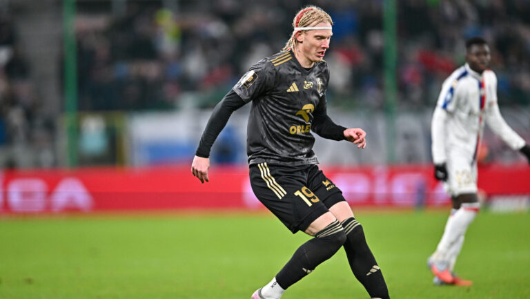 2025.11.21 Zabrze
Pilka nozna PKO Ekstraklasa sezon 2025/2026
Gornik Zabrze - Wisla Plock
N/z Andrias Edmundsson
Foto Lukasz Sobala / PressFocus

2025.11.21 Zabrze
Football Polish League PKO Ekstraklasa season 2025/2026
Gornik Zabrze - Wisla Plock
Andrias Edmundsson
Credit: Lukasz Sobala / PressFocus