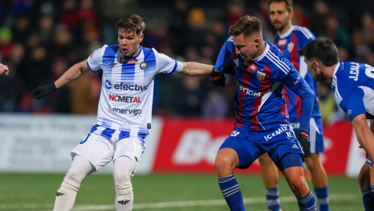 2025.11.22 Bytom
Pilka nozna Betclic 1 Liga Sezon 2025/2026
Polonia Bytom - FKS Stal Mielec
N/z Pawel Kruszelnicki Kacper Terlecki
Foto Sebastian Sienkiewicz / PressFocus

2025.11.22 Bytom
Football - Polish Betclic 1 Liga Season 2025/2026
Polonia Bytom - FKS Stal Mielec
Pawel Kruszelnicki Kacper Terlecki
Credit: Sebastian Sienkiewicz / PressFocus