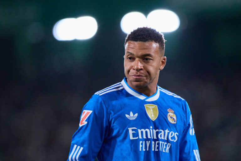 Elche CF v Real Madrid - LaLiga EA Sports ELCHE, SPAIN - NOVEMBER 23: Kylian Mbappe centre-forward of Real Madrid looks on during to the LaLiga EA Sports match between Elche CF and Real Madrid at Manuel Martinez Valero Stadium on November 23, 2025 in Elche, Spain. Photo by Jose Torres/Photo Players Images/Magara Press Elche Martinez Valero Stadium Spain Copyright: xJosexTorresx
2025.11.23 Elche
pilka nozna , liga hiszpanska
Elche CF - Real Madryt
Foto IMAGO/PressFocus

!!! POLAND ONLY !!!