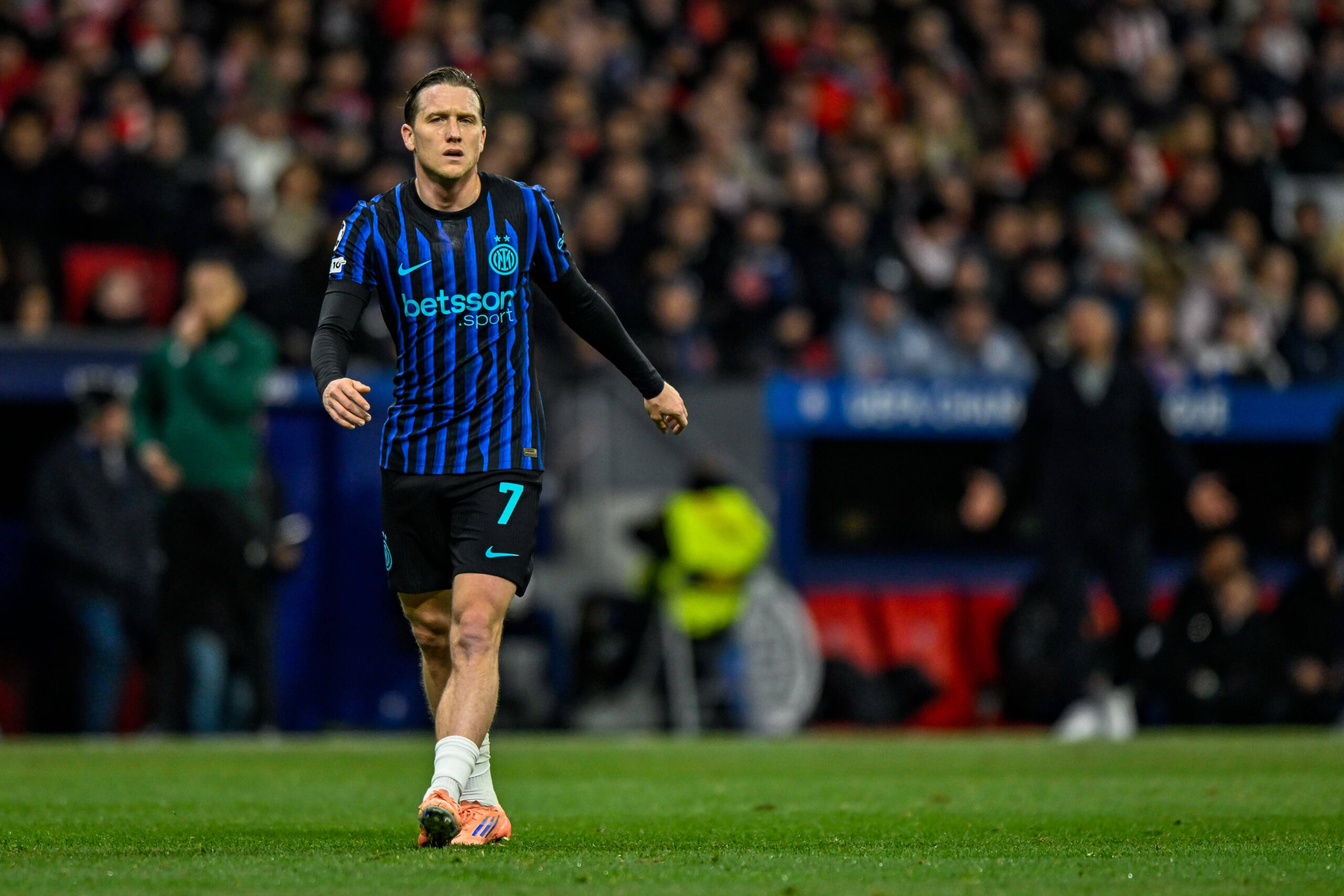 2025-11-26 Atletico de Madrid v FC Internazionale Milano - UEFA Champions League 2025/26 League Phase MD5 MADRID, SPAIN - NOVEMBER 26: Piotr Zielinski of FC Internazionale Milano looks on during the UEFA Champions League 2025/26 League Phase MD5 match between Atletico de Madrid and FC Internazionale Milano at Estadio Metropolitano on November 26, 2025 in Madrid, Spain. Photo by Pablo Morano/BSR Agency Madrid Spain Content not available for redistribution in The Netherlands directly or indirectly through any third parties. Copyright: xBSRxAgencyx
2025.11.26 Madryt
pilka nozna , Liga Mistrzow
Atletico Madryt - Inter Mediolan
Foto IMAGO/PressFocus

!!! POLAND ONLY !!!