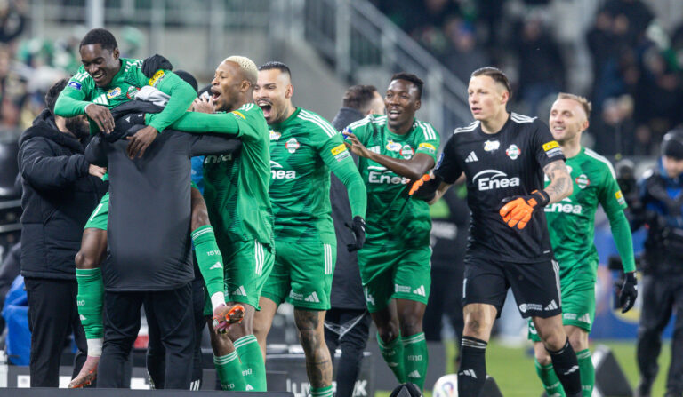 2025.11.28 Radom pilka nozna PKO Ekstraklasa sezon 2025/2026
Radomiak Radom - Gornik Zabrze
N/z Radosc pilkarzy Radomiaka, Capita Capemba (Radomiak)
Foto Tomasz Jastrzebowski / Foto Olimpik / PressFocus

2025.11.28 Radom Football PKO Ekstraklasa season 2025/2026
Radomiak Radom - Gornik Zabrze
Radosc pilkarzy Radomiaka, Capita Capemba (Radomiak)
Credit: Tomasz Jastrzebowski / Foto Olimpik / PressFocus