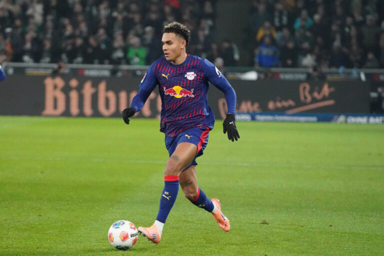 Fussball, 1.BL Saison 2025/2026 Borussia Monchengladbach vs RB leipzig , 28.11.2025, Stadion im Borussia Park Monchengladbach, antonio Nusa, ,RB Leipzig Aktion, Einzelbild *** Soccer, 1 BL Season 2025 2026 Borussia Monchengladbach vs RB leipzig , 28 11 2025, Stadion im Borussia Park Monchengladbach, antonio Nusa, ,RB Leipzig action, single picture
2025.11.28 Moenchengladbach
pilka nozna , liga niemiecka
Borussia Moenchengladbach - RB Lipsk
Foto IMAGO/PressFocus

!!! POLAND ONLY !!!