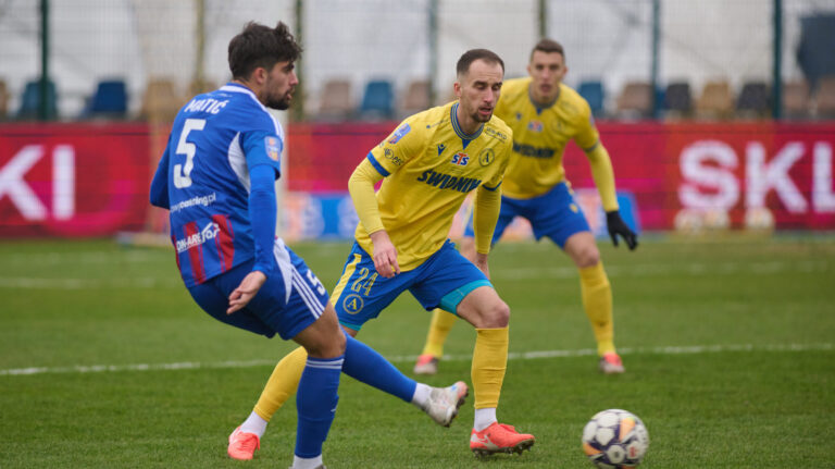 2025.12.03 Swidnik Pilka nozna STS Puchar Polski sezon 2025/2026 
Avia Swidnik - Polonia Bytom
N/z Matej Matic Krzysztof Zmuda
Foto Ireneusz Wnuk / PressFocus

2025.12.03 Swidnik Football - Polish Cup season 2025/2026 
Avia Swidnik - Polonia Bytom
Matej Matic Krzysztof Zmuda
Credit: Ireneusz Wnuk / PressFocus