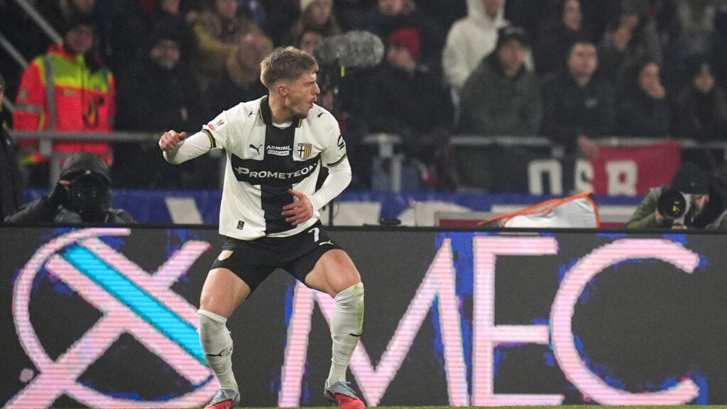 Parma&#039;s Adrian Benedyczak celebrates after scoring the 0-1 goal for his team during the round of 16 Frecciarossa Italian Cup 2025/ 2026 soccer match between Bologna and Parma at Renato DallÕAra Stadium in Bologna, North Italy, Thursday, December 4, 2025. Sport, Soccer (Photo by Massimo Paolone/LaPresse) (Photo by Massimo Paolone/LaPresse/Sipa USA)
2025.12.04 Bolonia
pilka nozna Puchar Wloch
Bologna FC - Parma Calcio
Foto LaPresse/SIPA USA/PressFocus

!!! POLAND ONLY !!!