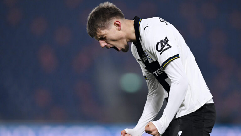 Db Bologna 04/12/2025 - Coppa Italia / Bologna-Parma / foto Daniele Buffa/Image nella foto: esultanza gol Adrian Benedyczak PUBLICATIONxNOTxINxITA
2025.12.04 Bolonia
pilka nozna Puchar Wloch
Bologna FC - Parma Calcio
Foto IMAGO/PressFocus

!!! POLAND ONLY !!!