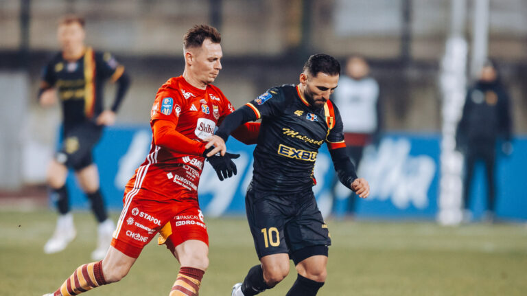 2025.12.04 Chojnice Pilka Nozna 1/8 finalu STS Pucharu Polski sezon 2025/2026 Mecz Chojniczanka Chojnice - Korona Kielce N/z Damian Michalik David Gonzalez Plata Nono Foto Piotr Matusewicz / PressFocus

2025.12.04 Chojnice
Football Polish Cup season 2025/2026
Chojniczanka Chojnice - Korona Kielce
Damian Michalik David Gonzalez Plata Nono
Credit: Piotr Matusewicz / PressFocus