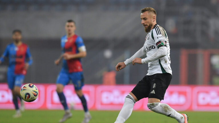 2025.12.06 Gliwice
Pilka nozna PKO Ekstraklasa sezon 2025/2026
Piast Gliwice - Legia Warszawa
N/z Rafal Augustyniak
Foto Mateusz Sobczak / PressFocus

2025.12.06 Gliwice
Football Polish League PKO Ekstraklasa season 2025/2026
Piast Gliwice - Legia Warszawa
Rafal Augustyniak
Credit: Mateusz Sobczak / PressFocus