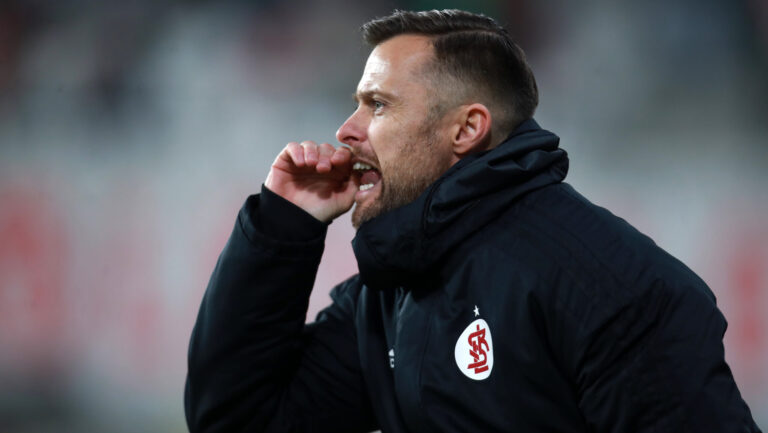 2025.12.07 Lodz Pilka Nozna PKO BP Ekstraklasa Sezon 2025/2026 LKS Lodz - Wisla Krakow Nz Grzegorz Szoka Foto:Artur Kraszewski / PressFocus

2025.12.07 Lodz Football PKO BP Ekstraklasa Polish League 2025/2026 LKS Lodz - Wisla Krakow Grzegorz Szoka Credit:Artur Kraszewski / PressFocus