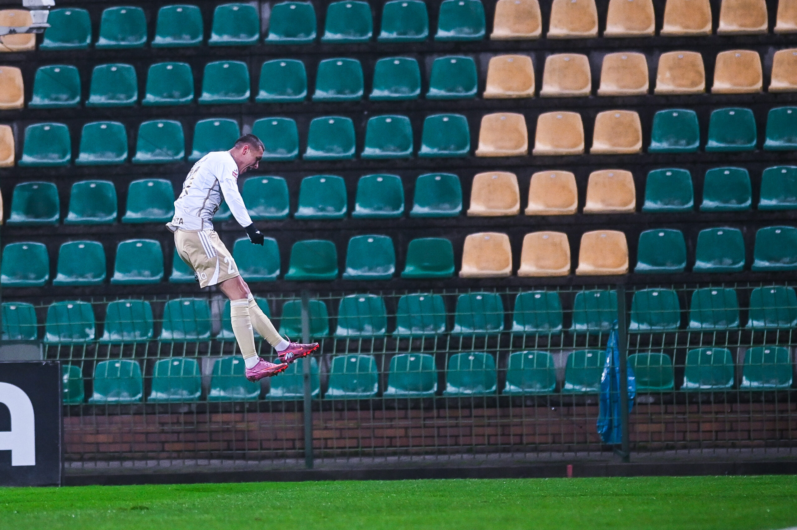 2025.12.07 Leczna Pilka nozna Betclic 1. Liga sezon 2025/2026 Gornik Leczna - Ruch Chorzow

N/z Patryk Szwedzik

Foto Kacper Pacocha / PressFocus 

2025.12.07 Leczna Football Polish first league - second level 2025/26 season Gornik Leczna - Ruch Chorzow

Credit: Kacper Pacocha / PressFocus