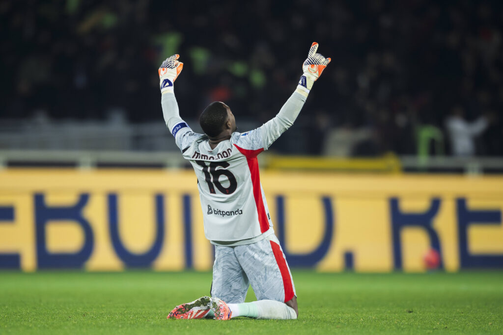 Torino FC v AC Milan - Serie A Mike Maignan of AC Milan celebrates during the Serie A football match between Torino FC and AC Milan. Turin Italy Copyright: xNicoloxCampox
2025.12.08 Turyn
pilka nozna , liga wloska
Torino FC - AC Milan 
Foto IMAGO/PressFocus

!!! POLAND ONLY !!!