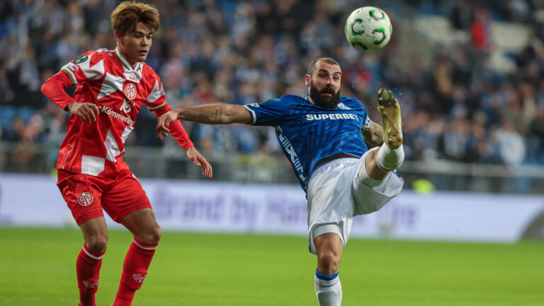 2025.12.11 Poznan
Pilka nozna UEFA Liga Konferencji Faza Ligowa
Lech Poznan - FSV Mainz 05
N/z Mikael Ishak
Foto Pawel Jaskolka / PressFocus

2025.12.11 Poznan
Football UEFA Conference League Lech Poznan - FSV Mainz 05
Credit: Pawel Jaskolka / PressFocus