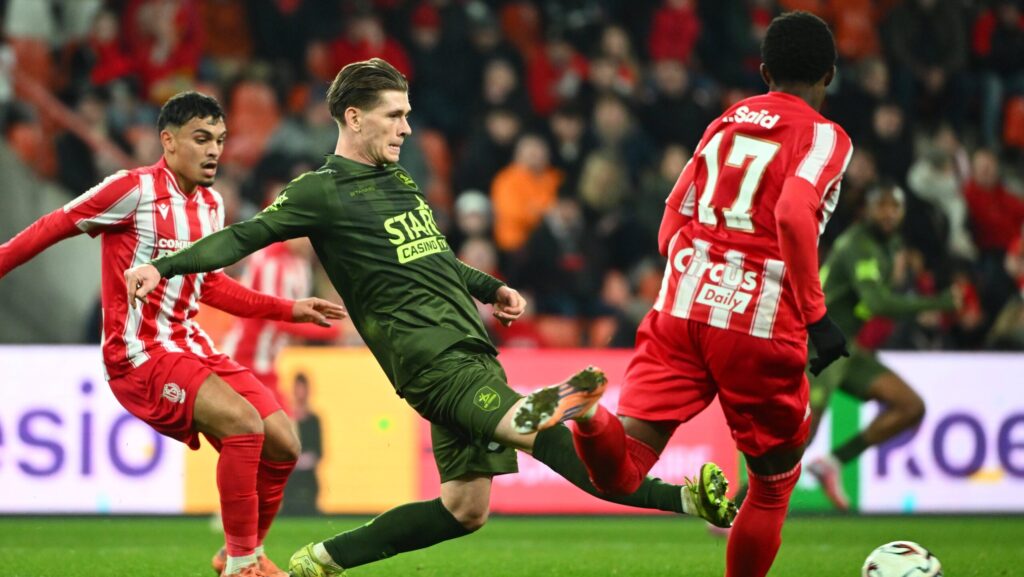 Standard de Liege v OH Leuven - Jupiler Pro League LIEGE, BELGIUM - DECEMBER 12 : Lakomy Lukasz midfielder of OH Leuven during the Jupiler Pro League match between Standard de Liege and OH Leuven on December 12, 2025 in Liege, Belgium, 12/12/2025 Liege Belgium PUBLICATIONxNOTxINxFRAxBEL Copyright: xVincentxKalutx
2025.12.12 Liege
pilka nozna , liga belgijska
Standard Liege - OH Leuven
Foto IMAGO/PressFocus

!!! POLAND ONLY !!!