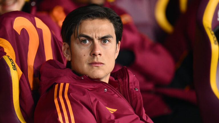 Paulo Dybala of A.S. Roma participates in the 15th day of the Serie A Championship between A.S. Roma and Como 1907 at the Olympic Stadium on December 15, 2025 in Rome, Italy. (Photo by Domenico Cippitelli/IPA Sport / ipa-agency.net/IPA/Sipa USA)
2025.12.15 Rzym
pilka nozna liga wloska
AS Roma - Como 1907
Foto IPA/SIPA USA/PressFocus

!!! POLAND ONLY !!!