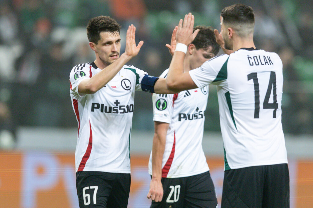 2025.12.18 Warszawa  pilka nozna Liga Konferencji sezon 2025/2026
Legia Warszawa - Lincoln Red Imps FC
N/z Bartosz Kapustka (Legia), Jakub Zewlakow (Legia), Antopnio Colak (Legia)
Foto Tomasz Jastrzebowski / Foto Olimpik / PressFocus

2025.12.18 Warszawa football UEFA Conference League season 2025/2026
Legia Warszawa - Lincoln Red Imps FC
Bartosz Kapustka (Legia), Jakub Zewlakow (Legia), Antopnio Colak (Legia)
Credit: Tomasz Jastrzebowski / Foto Olimpik / PressFocus