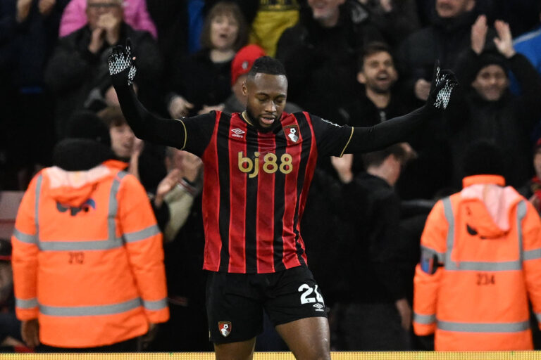 Bournemouth v Burnley, Premier League Goal 1-0 - Antoine Semenyo 24 of AFC Bournemouth celebrates scoring the opening goal during the Premier League match between Bournemouth and Burnley at the Vitality Stadium, Bournemouth, UK on 20 December 2025. Bournemouth Vitality Stadium Dorset UK Editorial use only DataCo restrictions apply See www.football-dataco.com , Copyright: xGrahamxHuntx PSI-23457-0094
2025.12.20 Bournemouth
pilka nozna liga angielska
AFC Bournemouth - Burnley
Foto IMAGO/PressFocus

!!! POLAND ONLY !!!