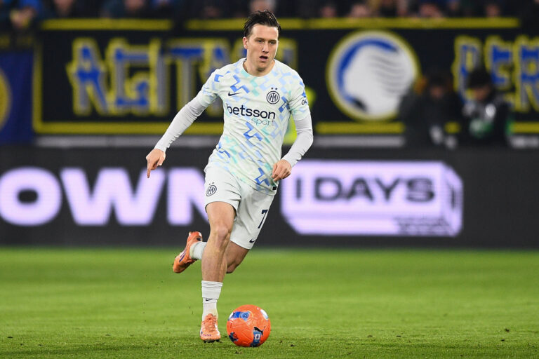 2025-12-28 Atalanta BC v FC Internazionale - Serie A BERGAMO, ITALY - DECEMBER 28: Piotr Zielinski of FC Internazionale Milano in action during the Serie A match between Atalanta BC and FC Internazionale at Gewiss Stadium on December 28, 2025 in Bergamo, Italy. Photo by Alberto Gandolfo/BSR Agency Bergamo Italy Content not available for redistribution in The Netherlands directly or indirectly through any third parties. Copyright: xBSRxAgencyx
2025.12.28 Bergamo
pilka nozna , liga wloska
Atalanta Bergamo - Inter Mediolan
Foto IMAGO/PressFocus

!!! POLAND ONLY !!!