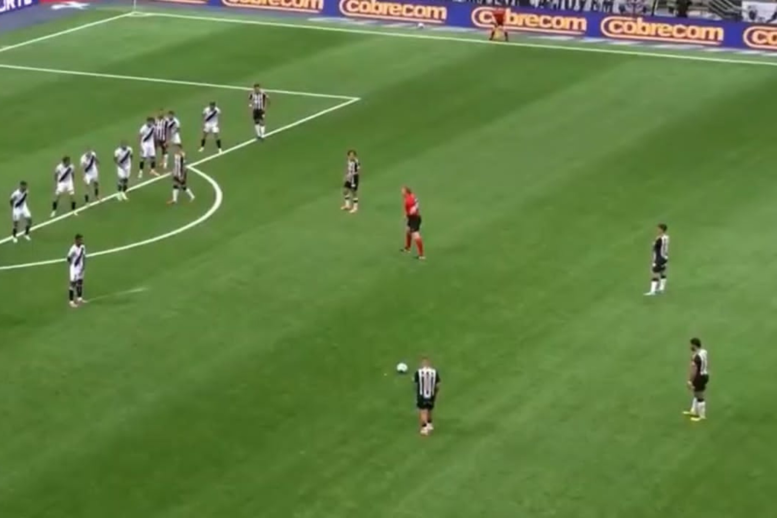 Nowy kandydat do nagrody Puskasa? Hulk z atomowym uderzeniem! [WIDEO]