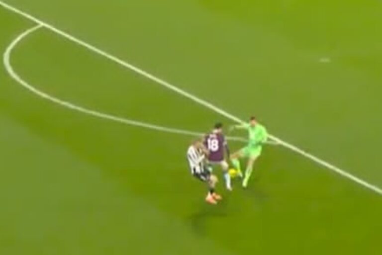 Kuriozalny gol w Premier League! Co zrobiła obrona? [WIDEO]