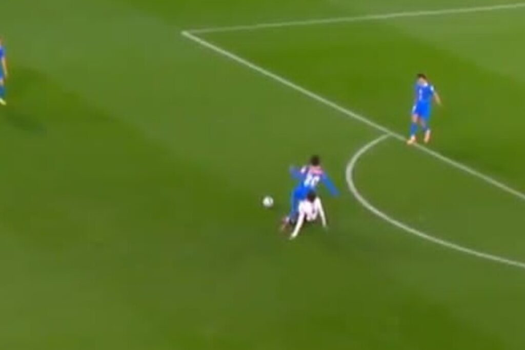 Kuriozalny błąd Yarka Gąsiorowskiego w Lidze Mistrzów! 5 goli w meczu PSV &#8211; Atletico [WIDEO]
