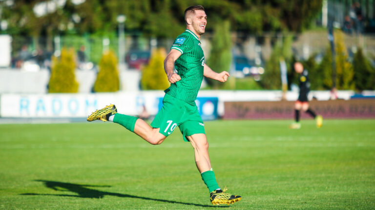 15.05.2022 Radom
Pilka nozna
PKO Ekstraklasa 2021/2022
Radomiak Radom - Wisla Krakow
N/z Karol Angielski, gol, bramka, radosc
Foto Adam Starszynski / PressFocus

15.05.2022 Radom
Football
PKO Ekstraklasa 2021/2022, polish top division
Radomiak Radom - Wisla Krakow
Karol Angielski, gol, bramka, radosc
Credit Adam Starszynski / PressFocus