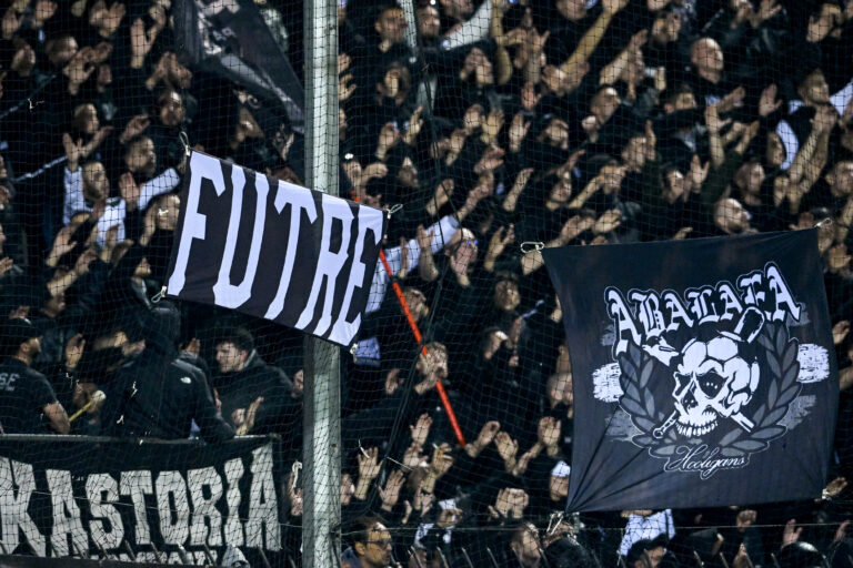 THESSALONIKI, GREECE - MARCH 14: PAOK fans  during the UEFA Europa Conference League 2023/24 round of 16 second leg match between PAOK Saloniki and Dinamo Zagreb at Toumba Stadium on March 14, 2024 in Thessaloniki, Greece.Photo: Marko Lukunic/PIXSELL/Sipa USA
2024.03.14 Saloniki
pilka nozna Liga Konferencji Europy
PAOK Saloniki - Dinamo Zagrzeb
Foto Marko Lukunic/PIXSELL/SIPA USA/PressFocus

!!! POLAND ONLY !!!