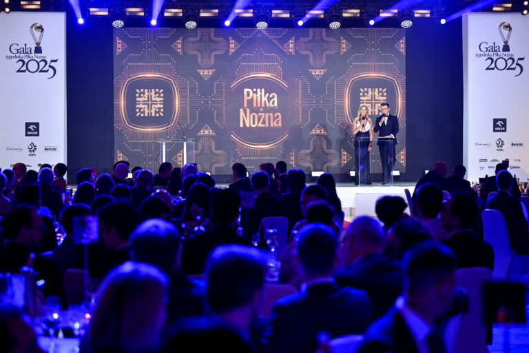 2025.01.27 Warszawa
pilka nozna
Uroczysta gala wreczenia nagrod tygodnika Pilka Nozna
N/z Aleksandra Szutenberg i Bozydar Iwanow
Foto Rafal Oleksiewicz / PressFocus

2025.01.27 Warszawa
Football
Uroczysta gala wreczenia nagrod tygodnika Pilka Nozna
Aleksandra Szutenberg i Bozydar Iwanow
Credit: Rafal Oleksiewicz / PressFocus