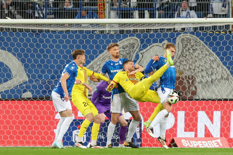 2025.04.05 Poznan
Pilka nozna Ekstraklasa sezon 2024/2025
Lech Poznan - Korona Kielce
N/z Bartosz Salamon Bartlomiej Smolarczyk Milosz Trojak
Foto Pawel Jaskolka / PressFocus

2025.04.05 Poznan
Football Polish Ekstraklasa season 2024/2025
Lech Poznan - Korona Kielce
Credit: Pawel Jaskolka / PressFocus