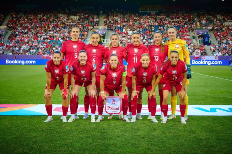 UEFA Womens Euro 2025: Polen - Danemark 12.07.2025 Wiktoria Zieniewicz 3 Polen, Oliwia Wos 5 Polen, Sylwia Matysik 6 Polen, Ewelina Kamczyk 8 Polen, Ewa Pajor 9 Polen, Tanja Pawollek 11 Polen, Emilia Szymczak 13 Polen, Natalia Padilla 19 Polen, Adriana Achciska 23 Polen posieren fur Mannschaftsbild vor Spiel - Allmend Stadion Luzern UEFA Womens Euro 2025: Polen  Danemark Luzern, Allmend Stadion Luzern am 12.07.2025 *** UEFA Womens Euro 2025 Poland Denmark 12 07 2025 Wiktoria Zieniewicz 3 Poland , Oliwia Wos 5 Poland , Sylwia Matysik 6 Poland , Ewelina Kamczyk 8 Poland , Ewa Pajor 9 Poland , Tanja Pawollek 11 Poland , Emilia Szymczak 13 Poland , Natalia Padilla 19 Poland , Adriana Achci ska 23 Poland pose for team picture before match Allmend Stadion Lucerne UEFA Womens Euro 2025 Poland - Denmark Lucerne, Allmend Stadion Lucerne on 12 07 2025 Copyright: xBEAUTIFULxSPORTS/Gelhardtx
2025.07.12 Lucerna
pilka nozna kobiet, Mistrzostwa Europy 2025
Polska - Dania
Foto IMAGO/PressFocus

!!! POLAND ONLY !!!