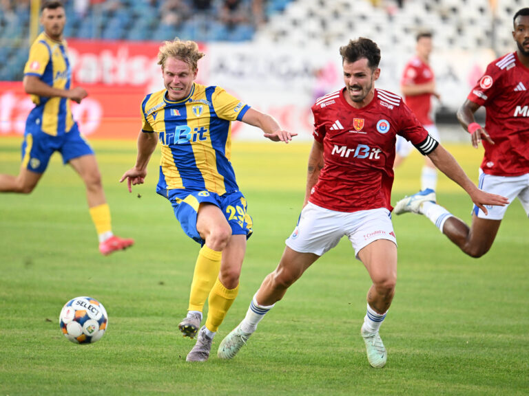 Kilian Ludewig si Joao Pedro Santos Lameira in meciul dintre Otelul Galati si Petrolul Ploiesti, contand pentru Superliga Superbet, desfasurat pe Stadionul Otelul din Galati, duminica 13 iulie 2025. Bucuresti *** Kilian Ludewig and Joao Pedro Santos Lameira in the match between Otelul Galati and Petrolul Ploiesti, Superliga Superbet, played at Otelul Stadium in Galati, Sunday, July 13, 2025 Bucharest Copyright: xRazvanxPasarica/SPORTxPICTURESx
2025.07.13 Galacz
pilka nozna , liga rumunska
Otelul Galati - Petrolul Ploiesti
Foto IMAGO/PressFocus

!!! POLAND ONLY !!!