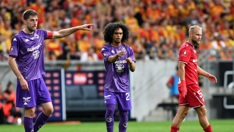 2025.07.27 Bialystok Pilka nozna PKO Ekstraklasa sezon 2025/2026 2. kolejka rozgrywek Jagiellonia Bialystok (fioletowe) - Widzew Lodz N/z (L-P) Taras Romanczuk AZ Jackson Szymon Czyz Foto Michal Kosc / PressFocus 
2025.07.27 Bialystok Football Polish PKO Ekstraklasa season 2025/2026 Jagiellonia Bialystok - Widzew Lodz Credit Michal Kosc / PressFocus