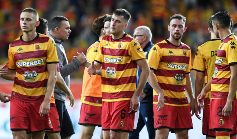 2025.07.31 Bialystok pilka nozna 2. runda eliminacji Liga Konferencji Europy 2025/2026 Jagiellonia Bialystok (zolto-czerwone) - FK Novi Pazar N/z koniec meczu (L-P) Norbert Wojtuszek Adrian Siemieniec trener Jagiellonii Bialystok Taras Romanczuk Louka Prip Foto Michal Kosc / PressFocus 
2025.07.31 Bialystok Bialystok Football - UEFA Conference League Second qualifying round - 2nd leg 2025/2026 Jagiellonia Bialystok (yellow-red) - FK Novi Pazar Credit: Michal Kosc / PressFocus