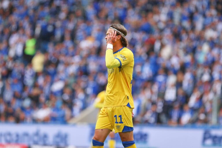 Magdeburg, Sachsen-Anhalt, Deutschland, 03.08.2025: Avnet Arena: 1. Spieltag, Saison 2025/26, 2. Fussball-Bundesliga: 1. FC Magdeburg - Eintracht Braunschweig: Levente Szabó 11, Eintracht Braunschweig *** Magdeburg, Saxony-Anhalt, Germany, 03 08 2025 Avnet Arena 1 Matchday, Season 2025 26, 2 Soccer Bundesliga 1 FC Magdeburg Eintracht Braunschweig Levente Szabó 11, Eintracht Braunschweig Copyright: xdtsxNachrichtenagenturx dts_77384
2025.08.03 Magdeburg
pilka nozna , 2. liga niemiecka
1. FC Magdeburg - Eintracht Braunschweig
Foto IMAGO/PressFocus

!!! POLAND ONLY !!!