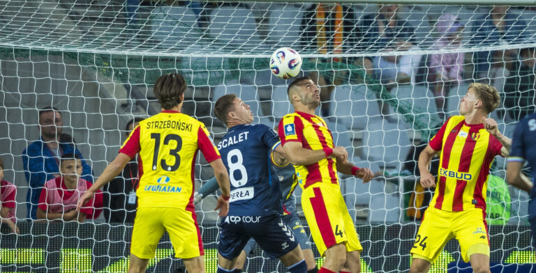 2025.08.23 Kielce Pilka Nozna PKO Ekstraklasa Sezon 2025/2026 Korona Kielce - Motor Lublin N/z Konstantinos Sotiriou Mathieu Scalet Milosz Strzebonski Foto Dawid Figura / PressFocus 

2025.08.23 Kielce Football Polish Ekstraklasa Season 2025/2026 Korona Kielce - Motor Lublin Konstantinos Sotiriou Mathieu Scalet Milosz Strzebonski Credit: Dawid Figura / PressFocus