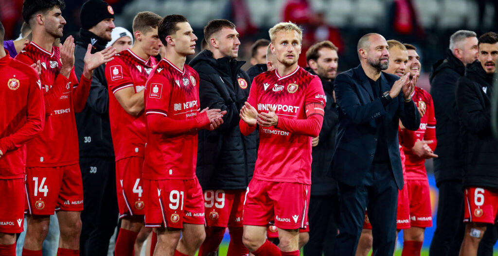 2025.10.17 Lodz Pilka Nozna PKO BP Ekstraklasa Sezon 2025/2026 Widzew Lodz - Radomiak Radom Nz Bartlomiej Pawlowski Igor Jovicevic Foto:Artur Kraszewski / PressFocus

2025.10.17 Lodz Football PKO BP Ekstraklasa Polish League 2025/2026 Widzew Lodz - Radomiak Radom Bartlomiej Pawlowski  Igor Jovicevic Credit:Artur Kraszewski / PressFocus